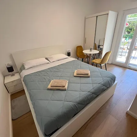 Green Oasis For Two, 30 Meters From Sea Apartmán *