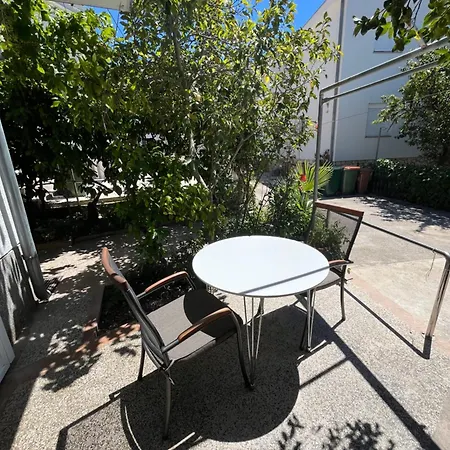 Green Oasis For Two, 30 Meters From Sea Apartment Zadar